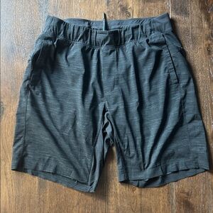 Lululemon The Works Shorts. Lined. 9” Mens’s Large.
LIKE NEW